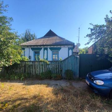 Продаж будинку центр 17900$