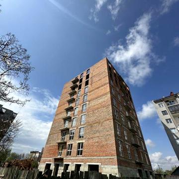 Продам 2 кімнатну квартиру в центрі міста