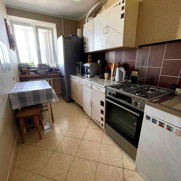 Продам 1-кімнатну квартиру в цегляному будинку