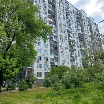 Аренда 2-х,м.Левобережная.Пантелимона Кулиша 17, 46 метров