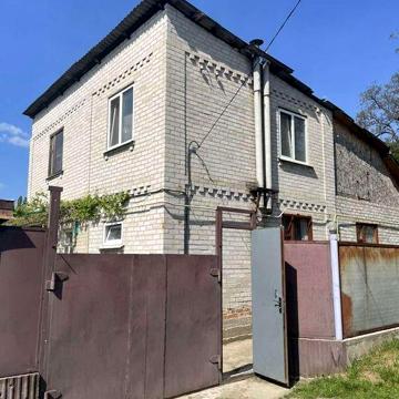 Срочно продам 1/2 дома на Космосе ул. Степная