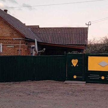 Продаж власного будинку з верандою і ділянкою на 25 соток