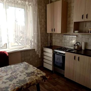 Новорічна вул., 78
