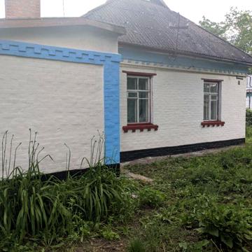 Продам будинок з гаражем в м.Христинівка Черкаської  обл.