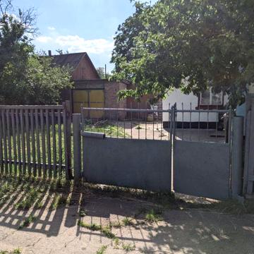 Продам будинок з гаражем в м.Христинівка Черкаської  обл.