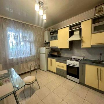 Довгострокова оренда 1к квартири р-н. Виставка