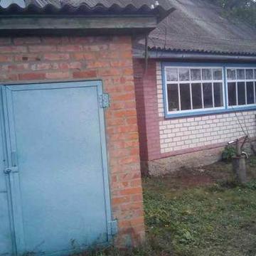 Продам будинок  в затишному куточку міста Гадяча. Мікрорайон Підварок.