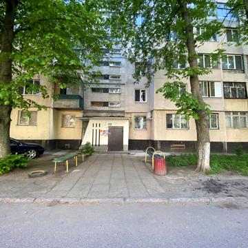 Академіка Корольова вул., 22