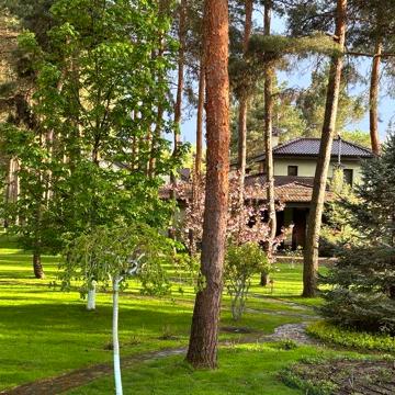 Гостьовий будинок у закритому поселенні у лісі без комісії