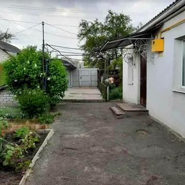Лютеранська, 8