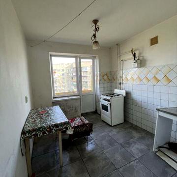Продається 2 кімнатна в центрі міста