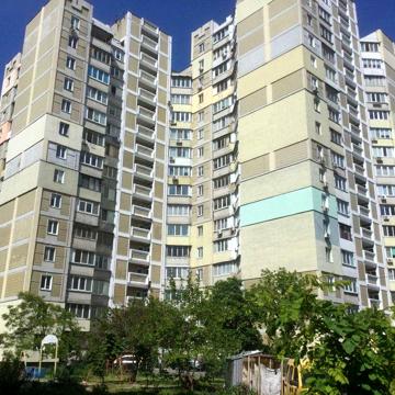 Продається недорого велика трикімнатна квартира метро Харківська