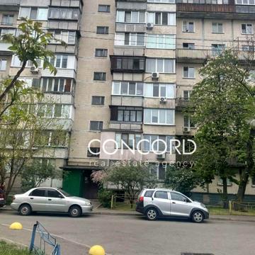 Оболонський просп., 10