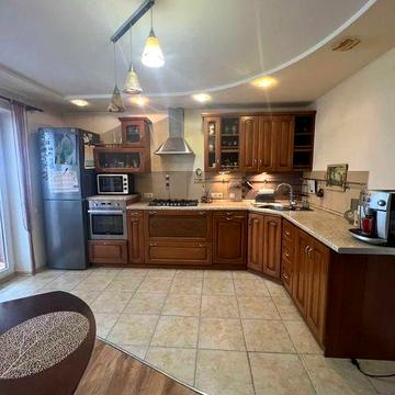 Левада 3х кімнатна квартира з косметичним ремонтом в Новому будинку!