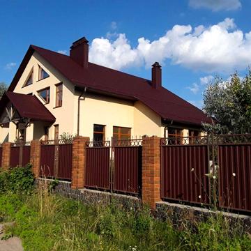 Будинок в с. Трушки з прямим виходом до повноводної річки.