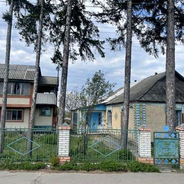 Будинок + будинок з ділянкою 35 соток. Володарка