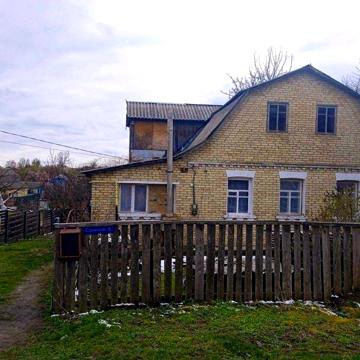 Продається 2-поверховий будинок в смт Іванків