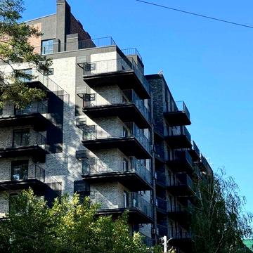 Квартира з власною терасою в центрі міста Ірпінь!