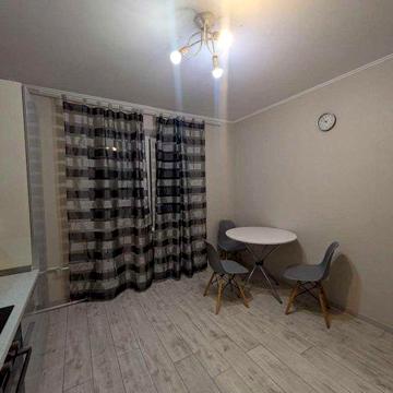 1к. кВ вул. Ревуцького 42 Б, метро ХаркІвська 5 хв.