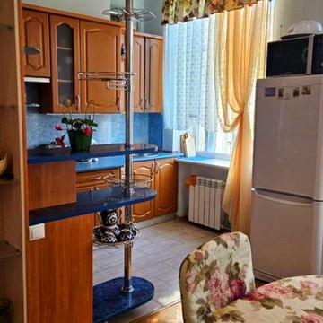 СТАЛИНКА С ЛИФТОМ Независимости 7! ГОСПРОМ! Продам 3к 77 м2