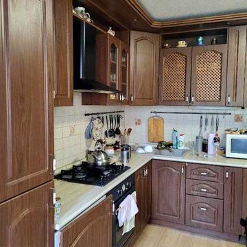 Бровари продам 2 кім.квартиру вул.Грушевського.