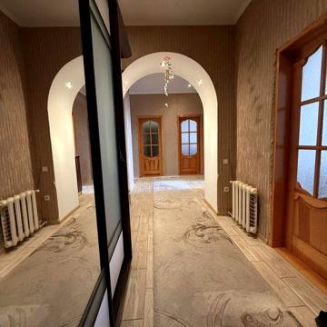 Простора квартира 122м2 з меблями, 5 школа