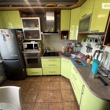 Продаж 3к Квартира Озерна вулиця