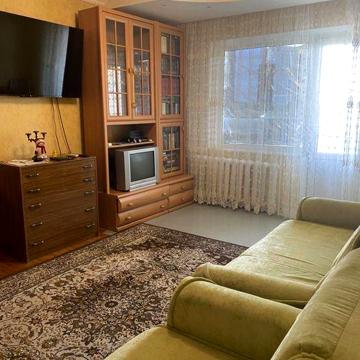 Продам квартиру з гаражем і присадибною ділянкою
