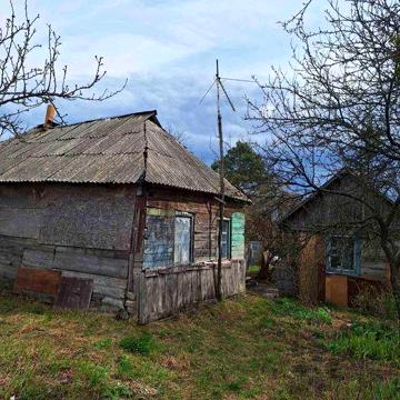 Продається хата в  Новоселках, 25 сот землі