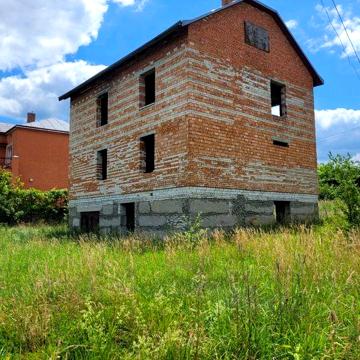 Продаж цегляного будинку в с.Станиля