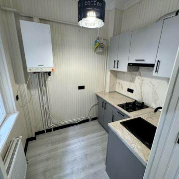 Продам 2км квартиру з ремонтом в центрі по вул.Підвалля