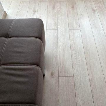 Продаж 1- но кімнатноі з частковим ремонтом