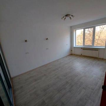 1-кімнатна квартира з ремонтом без балкону