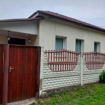 Продам будинок ,город Кролевец,Центр.