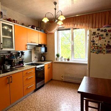 Відмінна та комфортна 4 к кв в Хортицькому р-ні, Будівельників 8