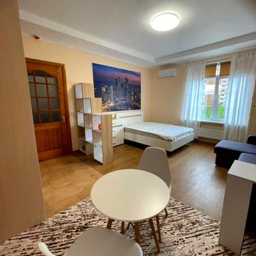 Дмитра Луценка вул. (Крейсера "Аврора"), 8