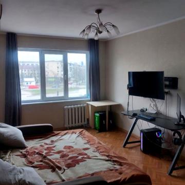 Миропільська вул., 3