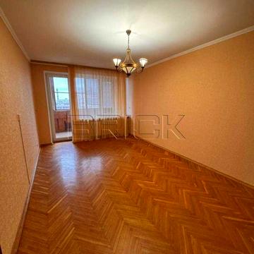 Продаж 2-к квартири / вул. Суворова 11 / 135 000 USD / 62м2
