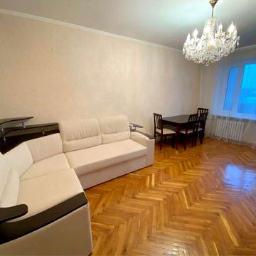 Простора 2 к. кв. в центрі (І.Білика,3)