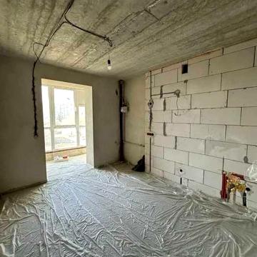Продам 1-кім квартири з чорновими роботами, електрикою, підігрів підло