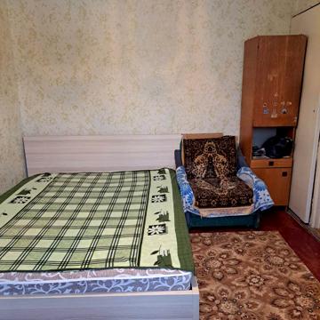 Електровозна вул., 17