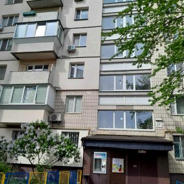 Прирічна вул., 27-Г