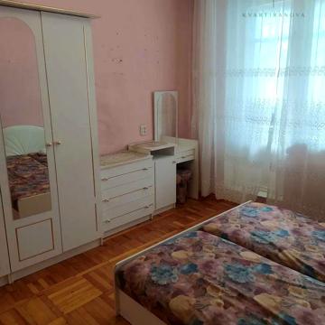 Олімпійська вул., 1