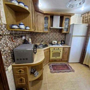 Продається затишна 2-кімнатна квартира вул.Космонавтів Черемушки!