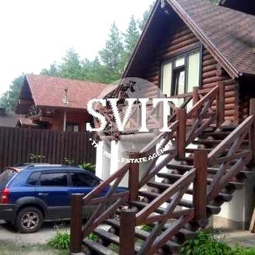 Продам 2-х поверховий будинок - зруб у сосновому лісі.