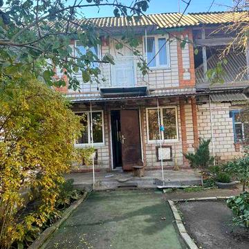 Продам двохповерховий будинок