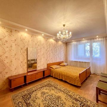 Двокімнатна квартира на половках