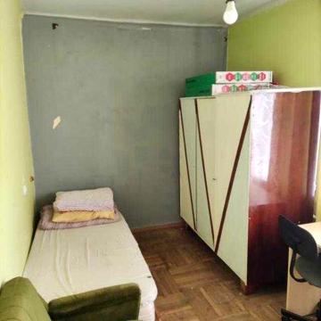 Продам 2-кім, Володимиро-Либідська 22, цегла, м Палац України