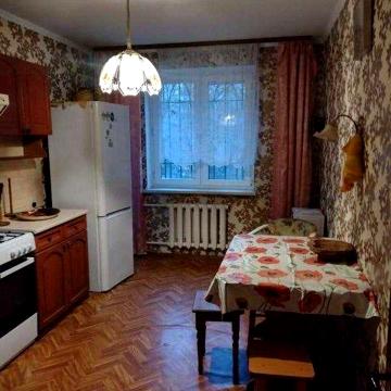 Продам 2-кімнатну квартиру 70м2  біля Малиновського ринку