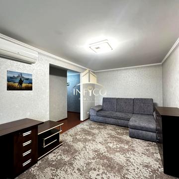 Анатолія Лупиноса вул., 37